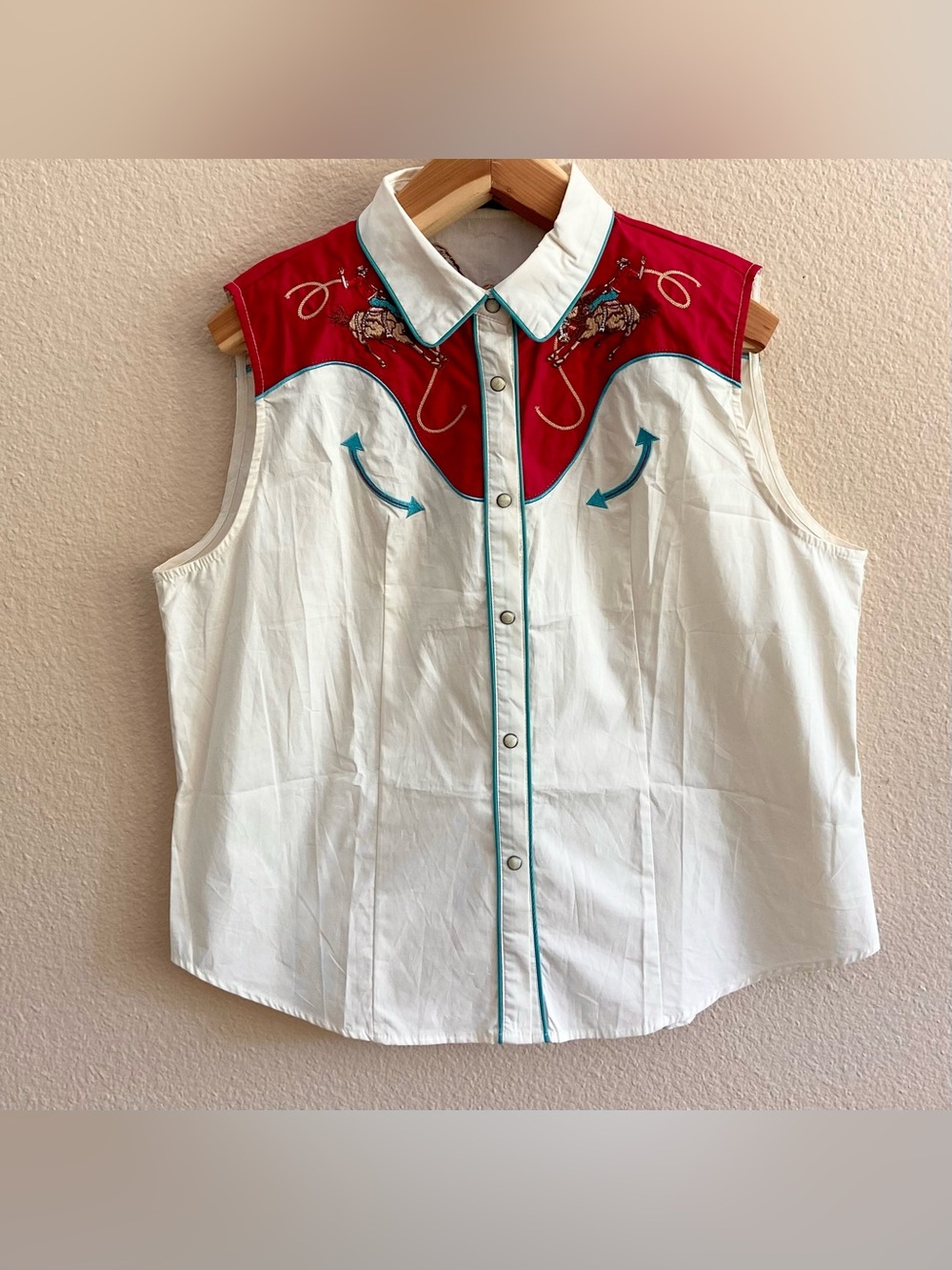 Top - NWT - Lucky & Blessed - Pearl Snap - Sleeveless - “Cowboy” - Western - XL